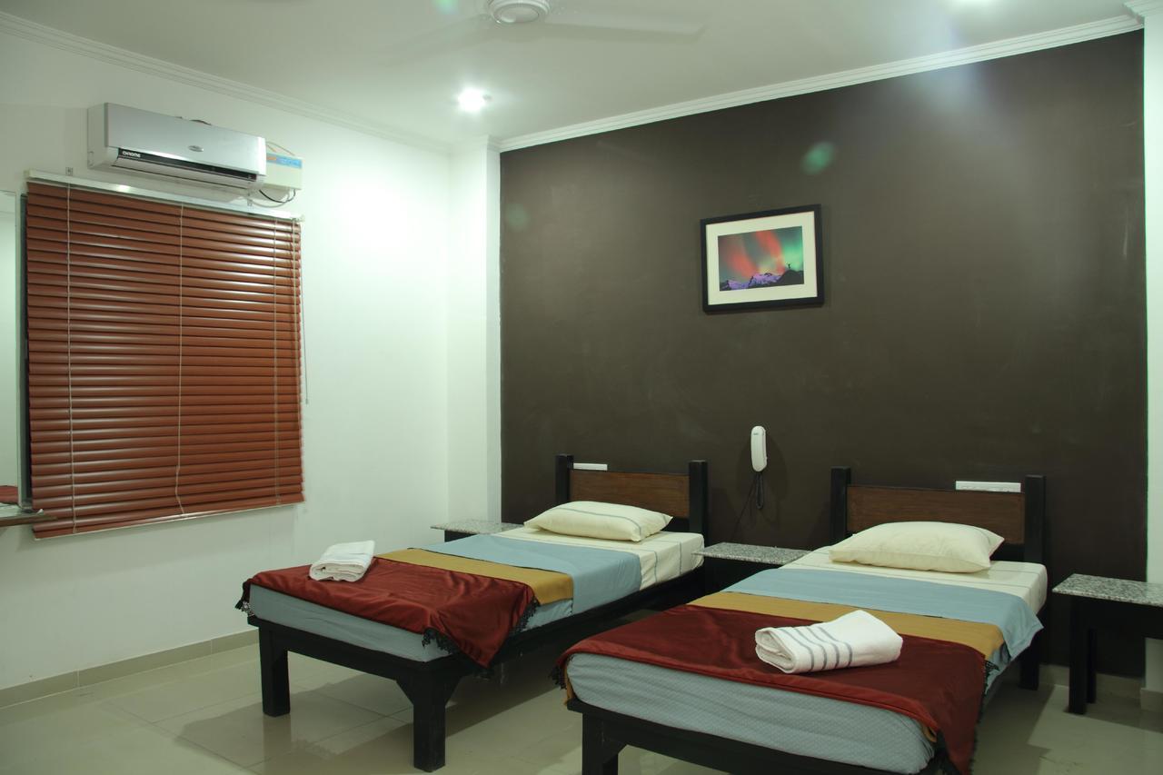 Deccan Comforts Hyderabad Ngoại thất bức ảnh